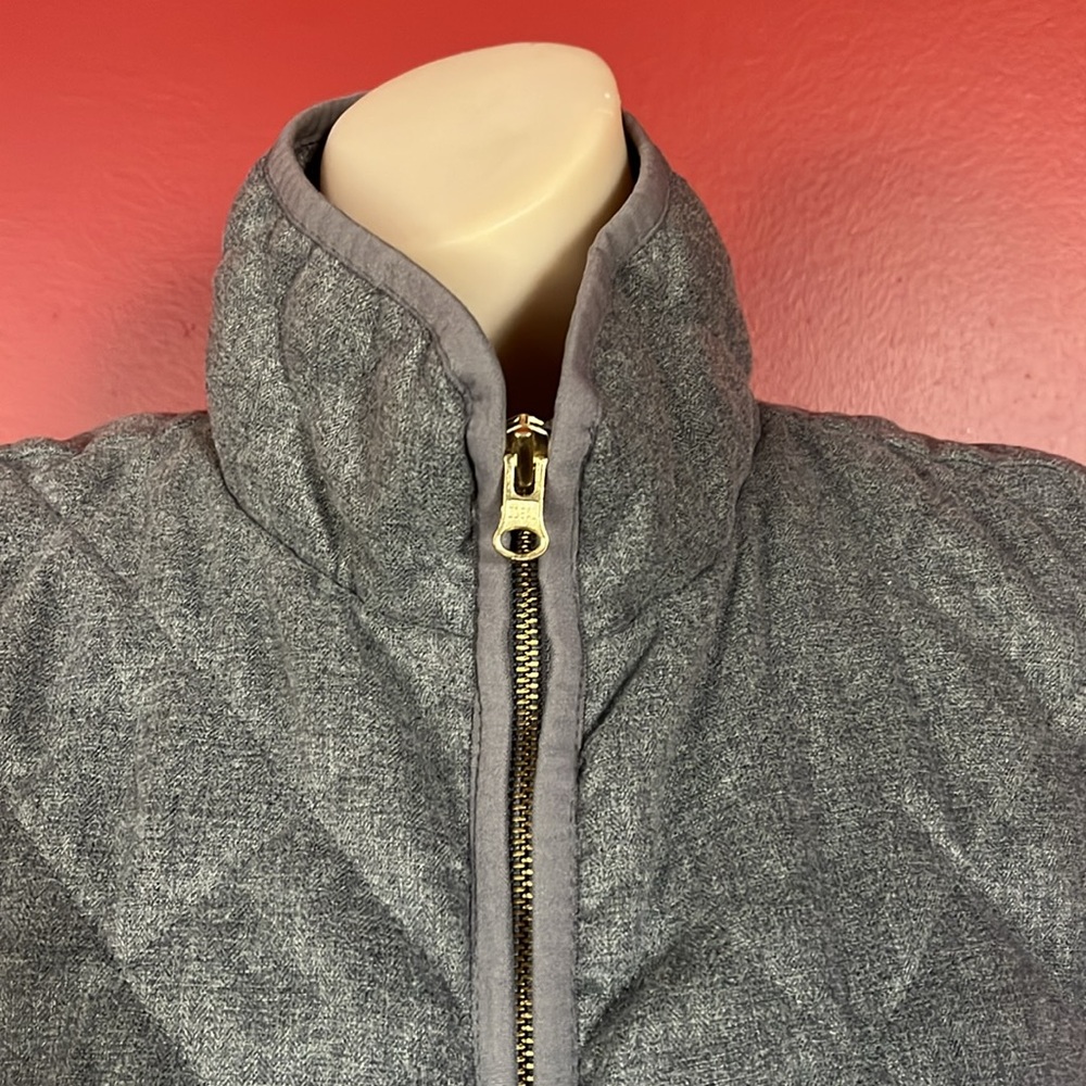 Like new Old Navy quilted gray vest - Picture 2 of 13